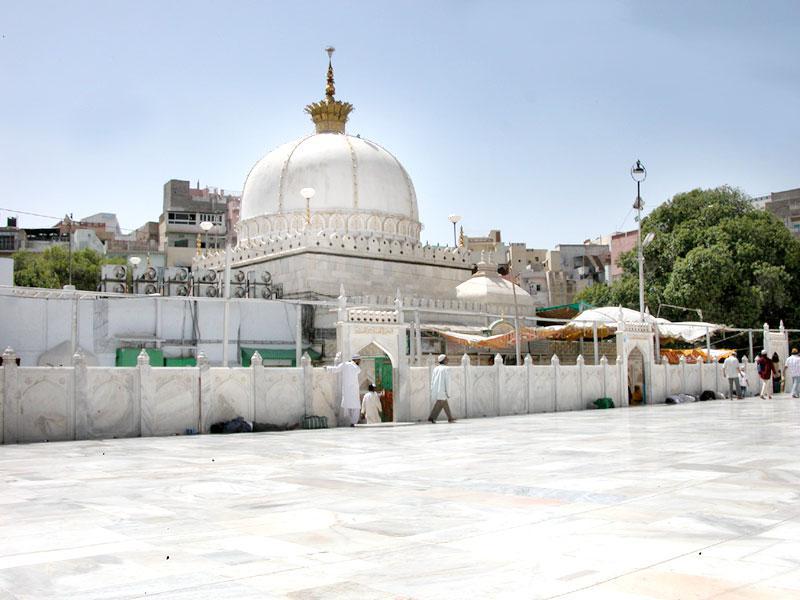 Filming at Hazrat Khwaja Moinuddin Chishti Dargah Shariff| Filmapia ...